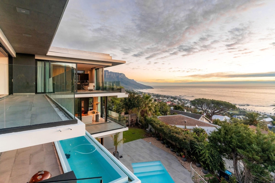 6 Bedroom Property for Sale in Camps Bay Western Cape